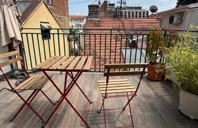 Аренда просторной, двухэтажной, 3-комнатной квартиры, 80 м², центр Белграда, Сербия